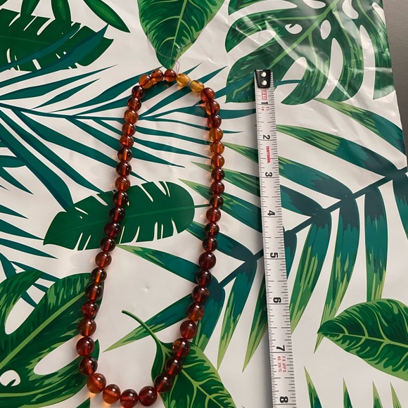 Vintage Bakelite Beaded Necklace - Picture 4 of 4